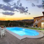 Private Heated Pool Apartman *